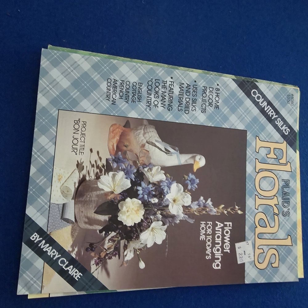 Assorted Craft Booklets - Picture 11 of 12